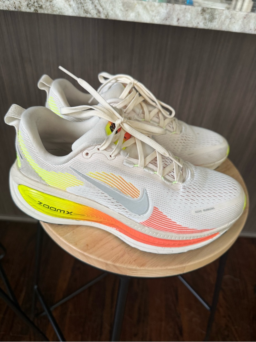 Nike Women's Vomero 18 Running Shoes